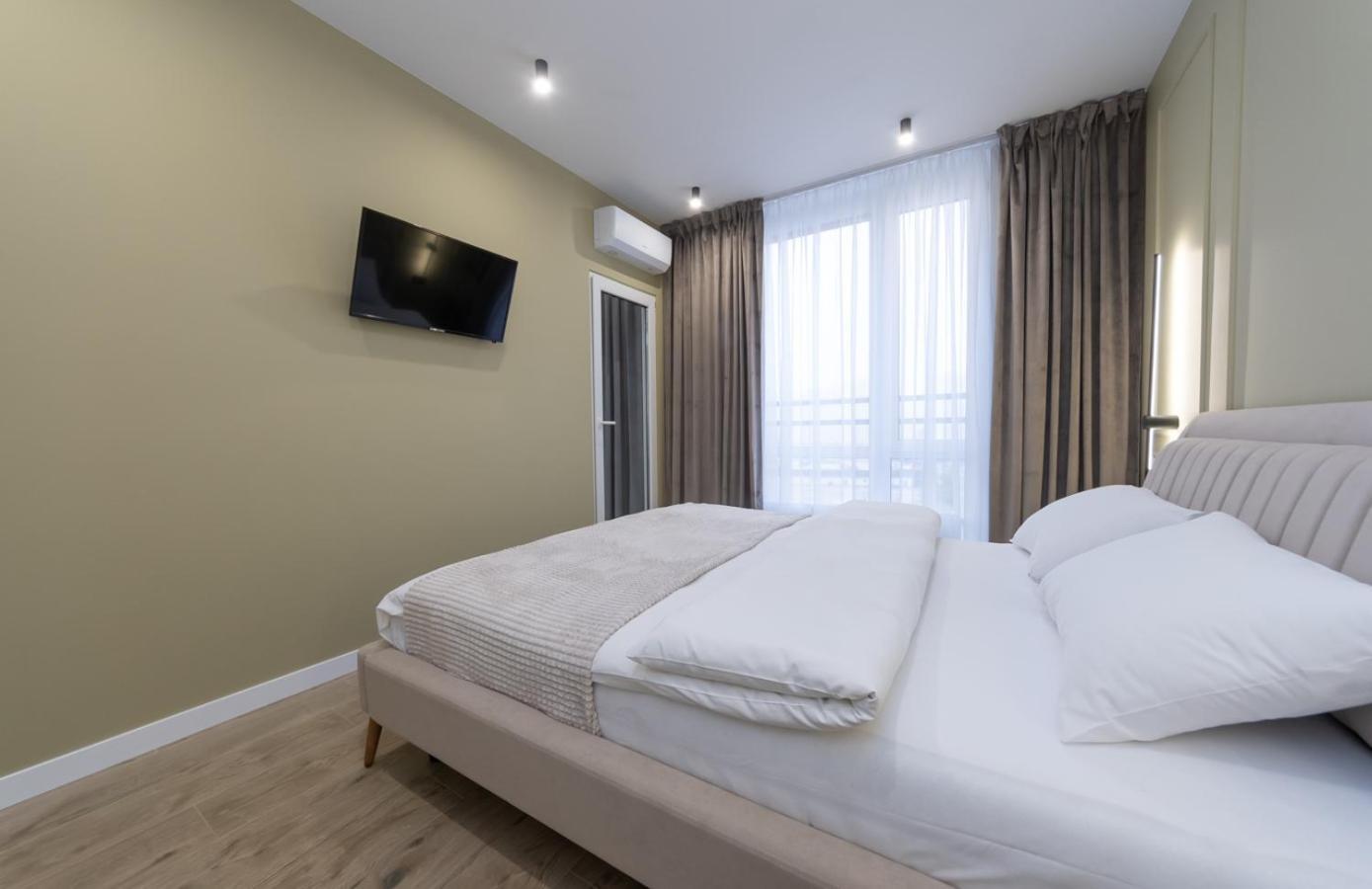 Luxury Apartment Near Metro Station Osokorky Kiew Exterior foto